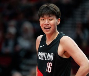 乐鱼体育官网-😲NBA&amp;G联盟双线狂飙？没错！杨瀚森要打两个季后赛！